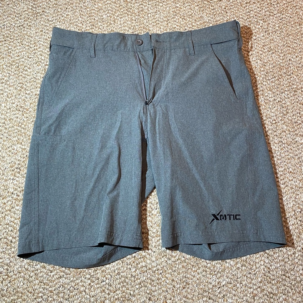 Xotic Outdoors Men’s Hybrid Short With Repel-X. Size Medium-32. Color Grey.